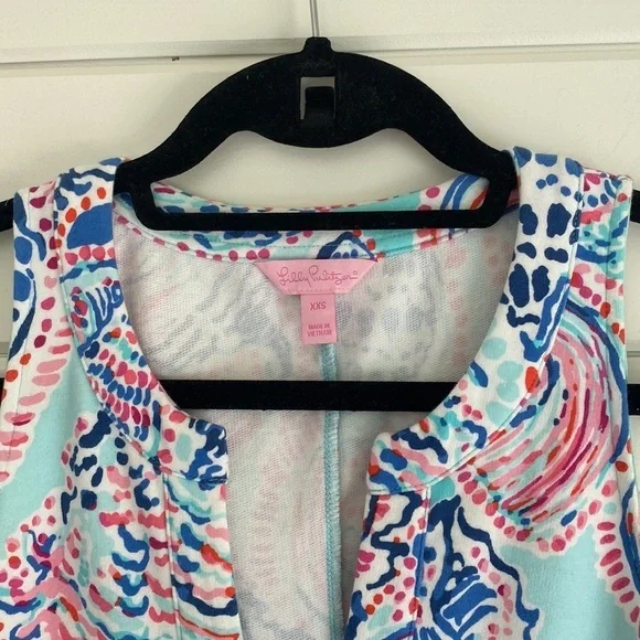 Lilly Pulitzer | Sleeveles Preppy Dress with Low Neck Line | Excellent Condition - Picture 3 of 7
